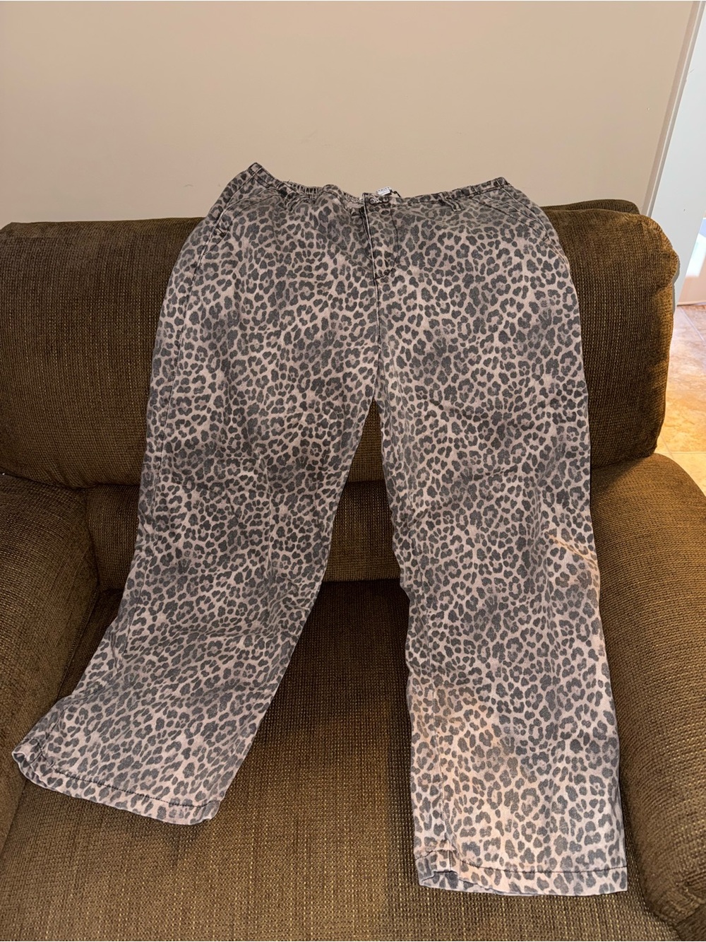 Celebrity Pink Womens Wide Leg Leopard Print Jeans - Gray & Black